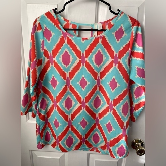 miami Tops - MiAmi3/4 Sleeve Kyhole back shirt size M